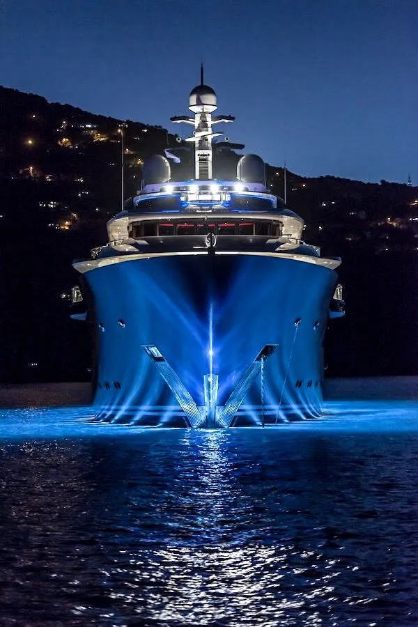 Crew Wave Yachts